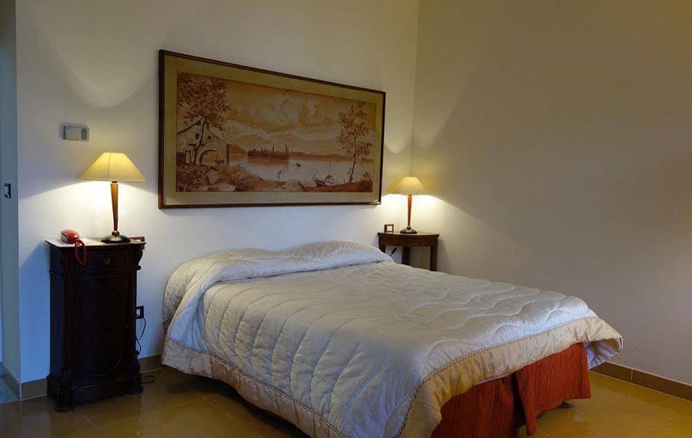 Hotel Roma スカンノ エクステリア 写真